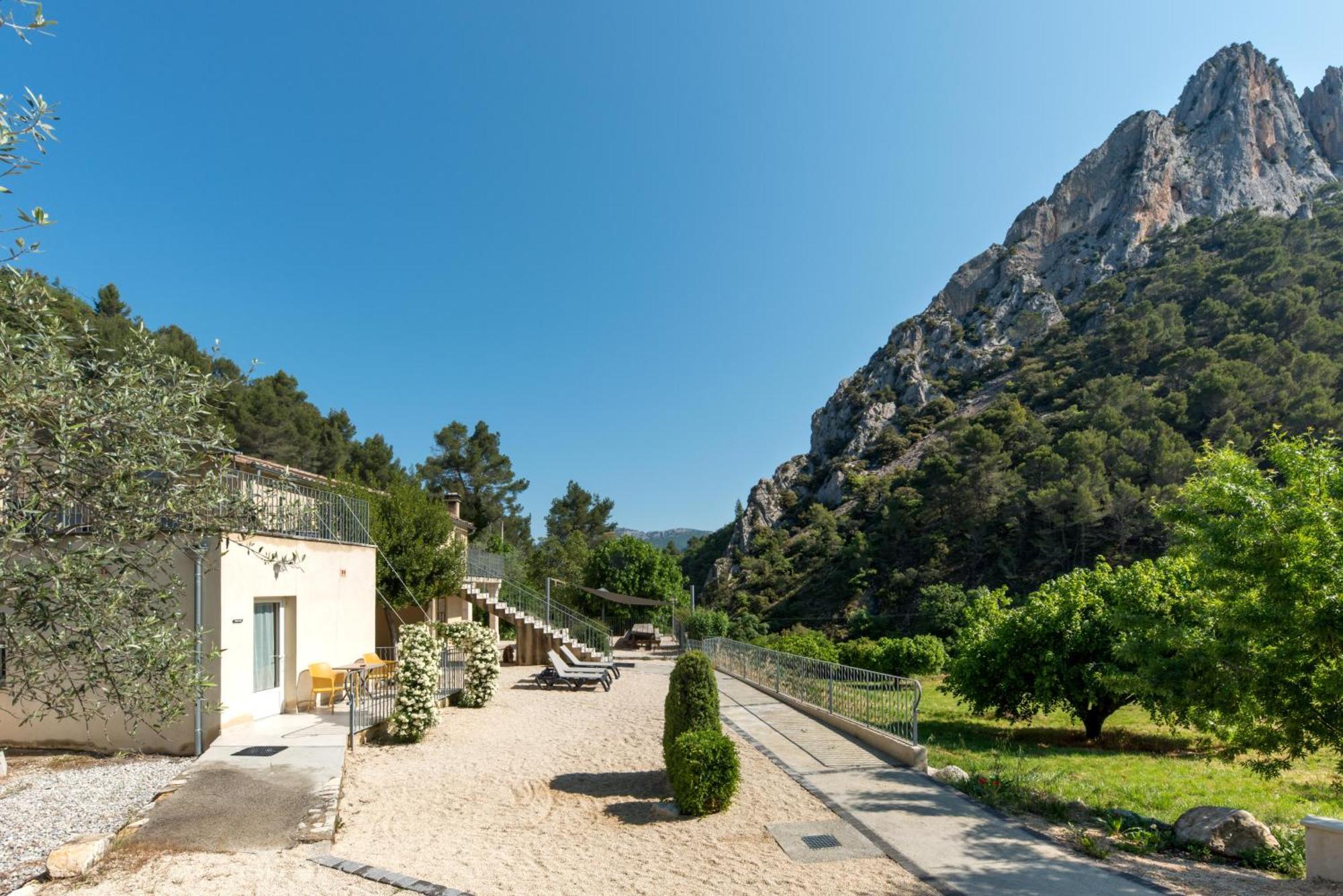 Hotel Domaine Saint Julien Buis-les-Baronnies Zewnętrze zdjęcie